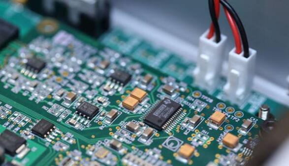 一場(chǎng)疫情下來(lái)改變了華為公司的電子元件供應(yīng)鏈