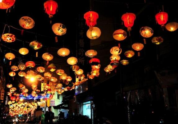 元宵節(jié)的習(xí)俗只剩下吃了,看看古人是怎么過節(jié)的!